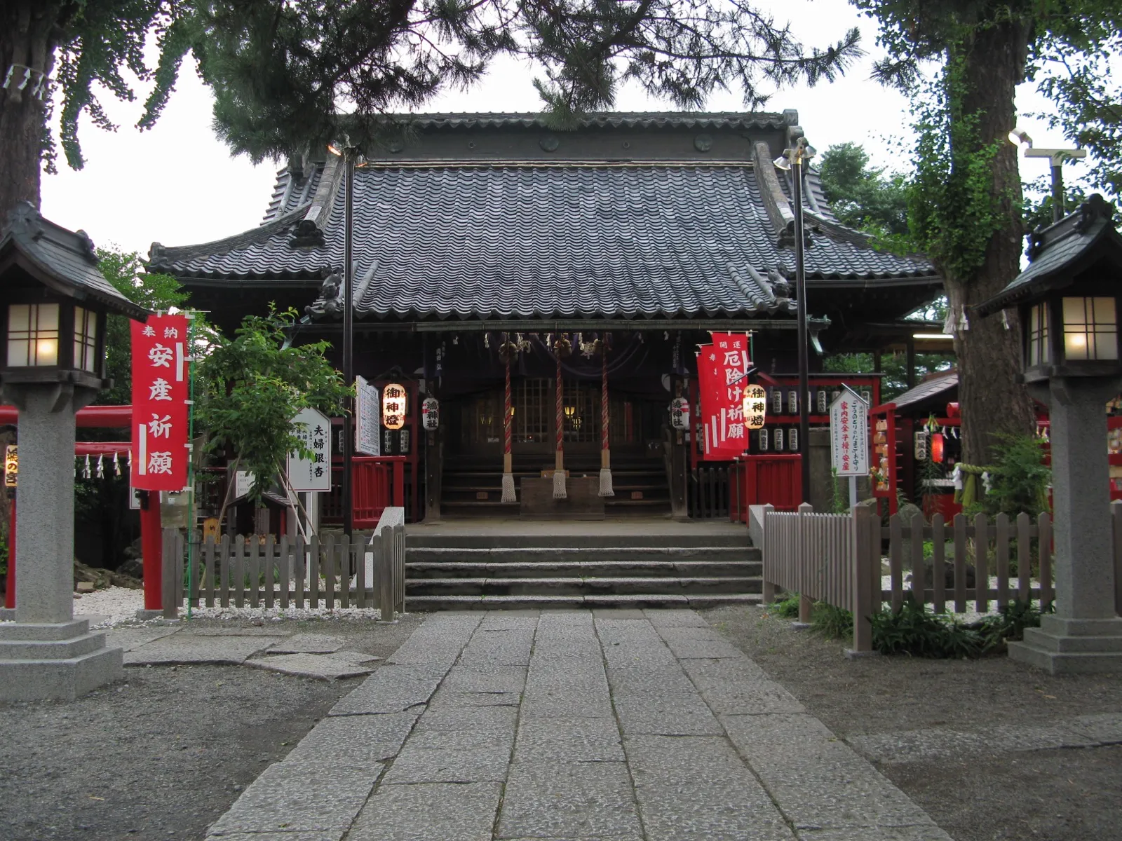 鴻神社の拝殿