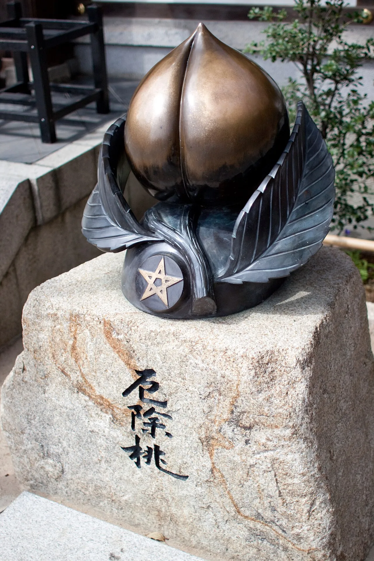 晴明神社の鳥居と晴明桔梗紋